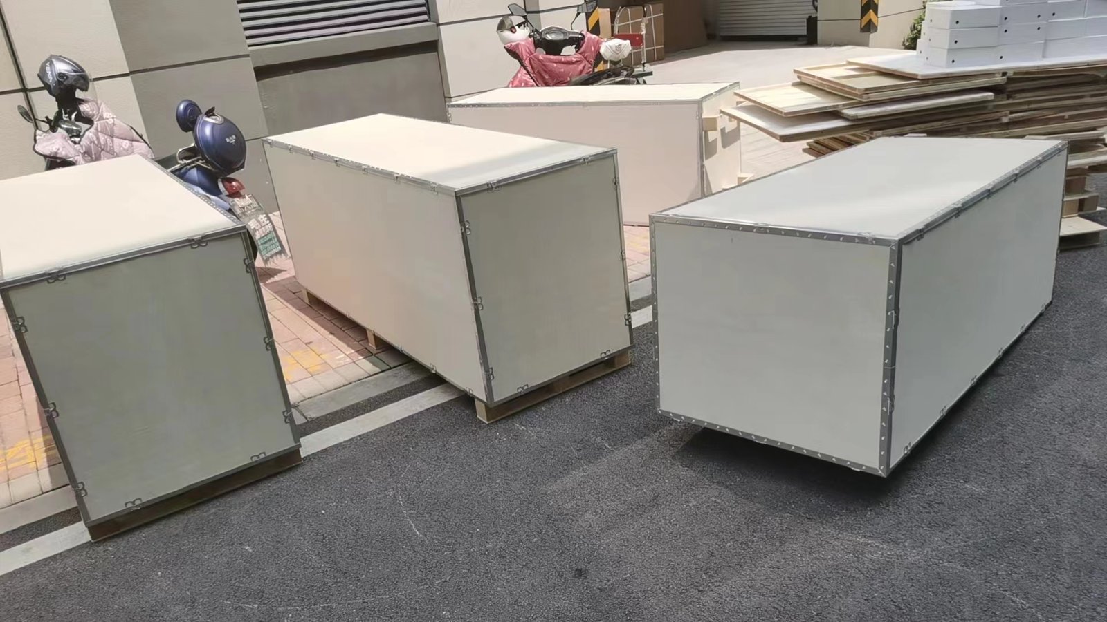 Multiple colonic machines loaded in shipping container