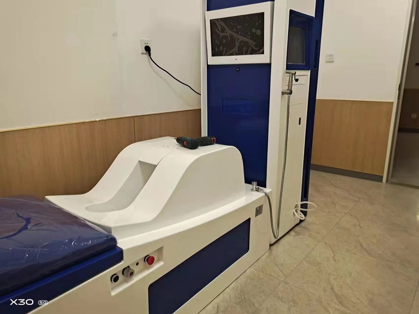 Professional colonic machine price comparison for UK distributors