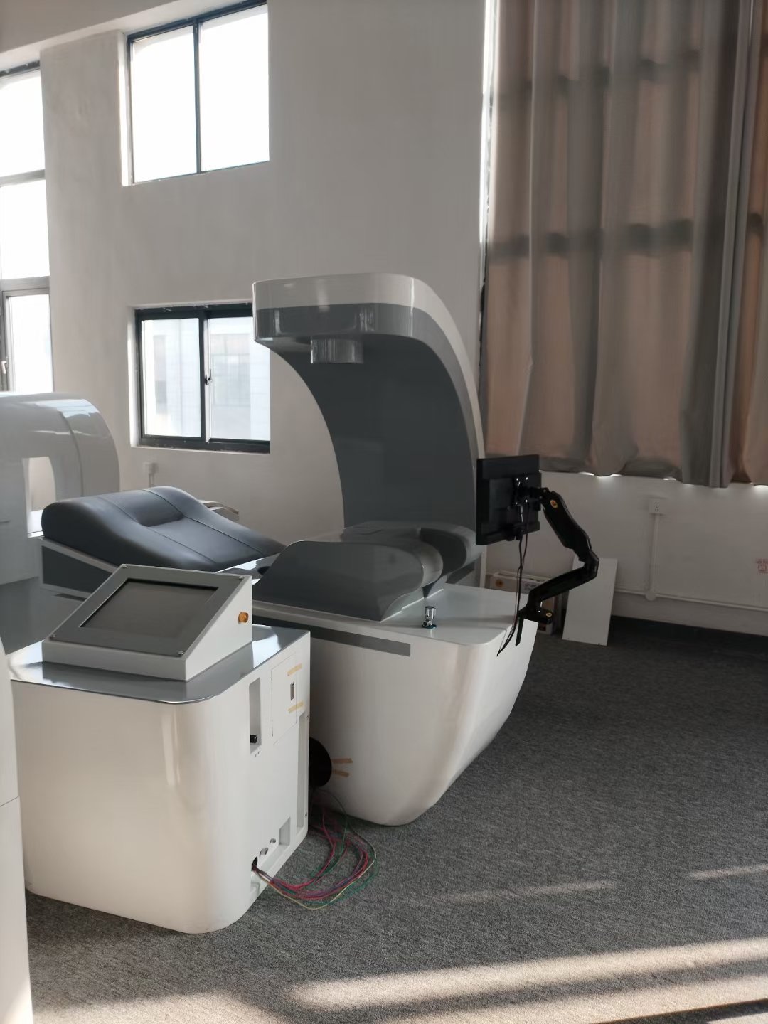 Three MAIKONG colonic machine models displayed side by side