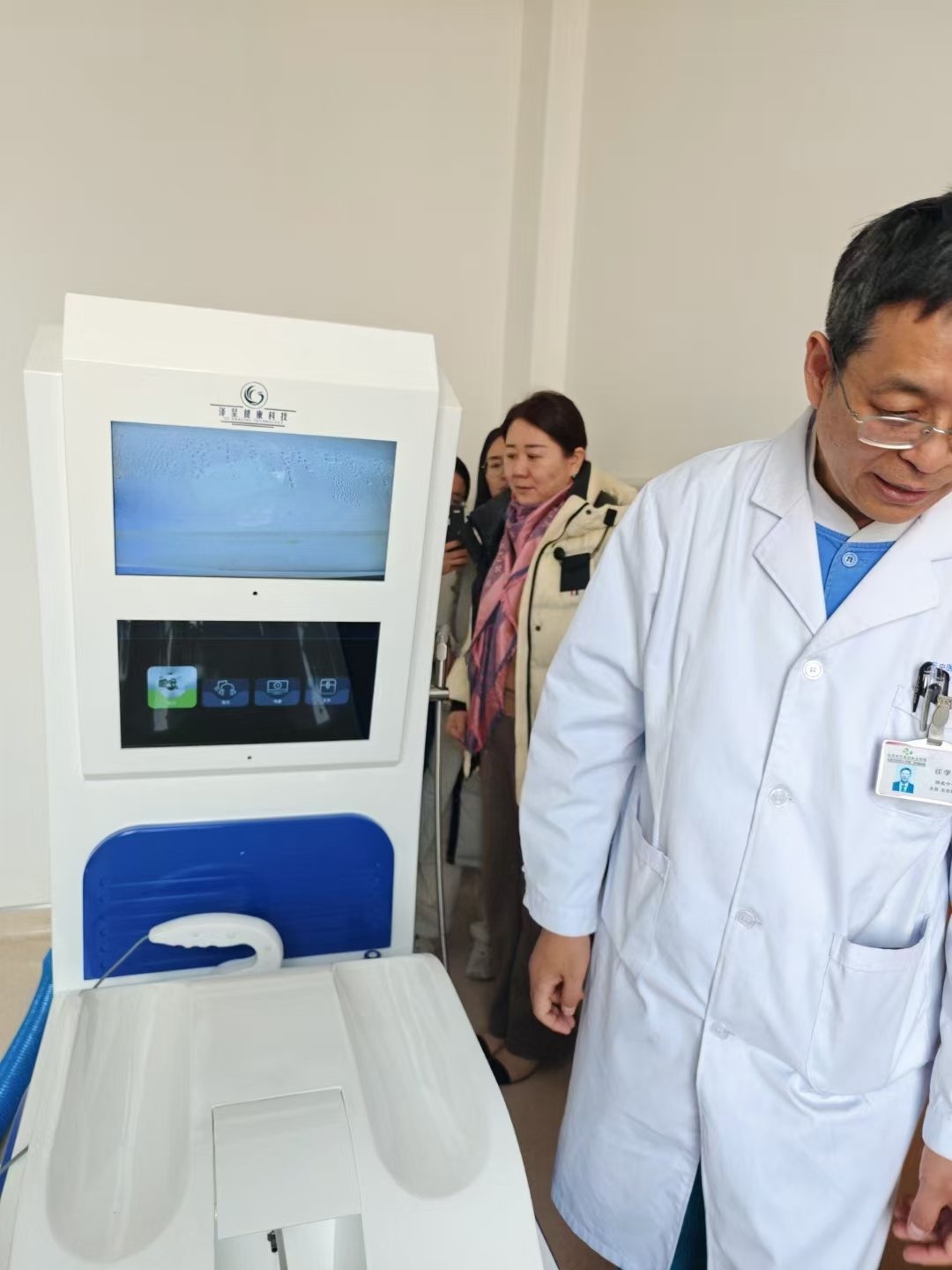 Open system colonic machine in spa setting