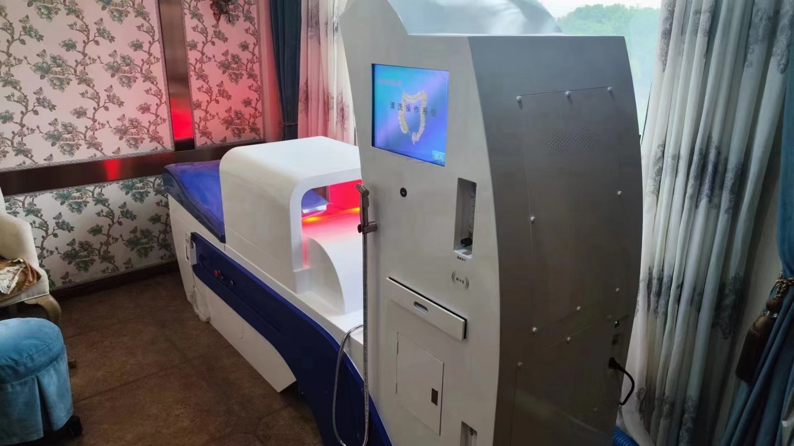 Successful clinic with multiple MAIKONG machines serving clients