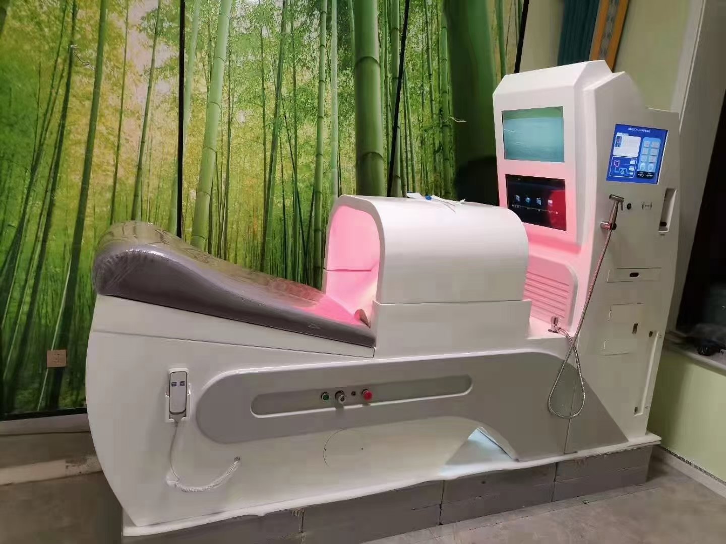 closed system colonic machine in private wellness clinic
