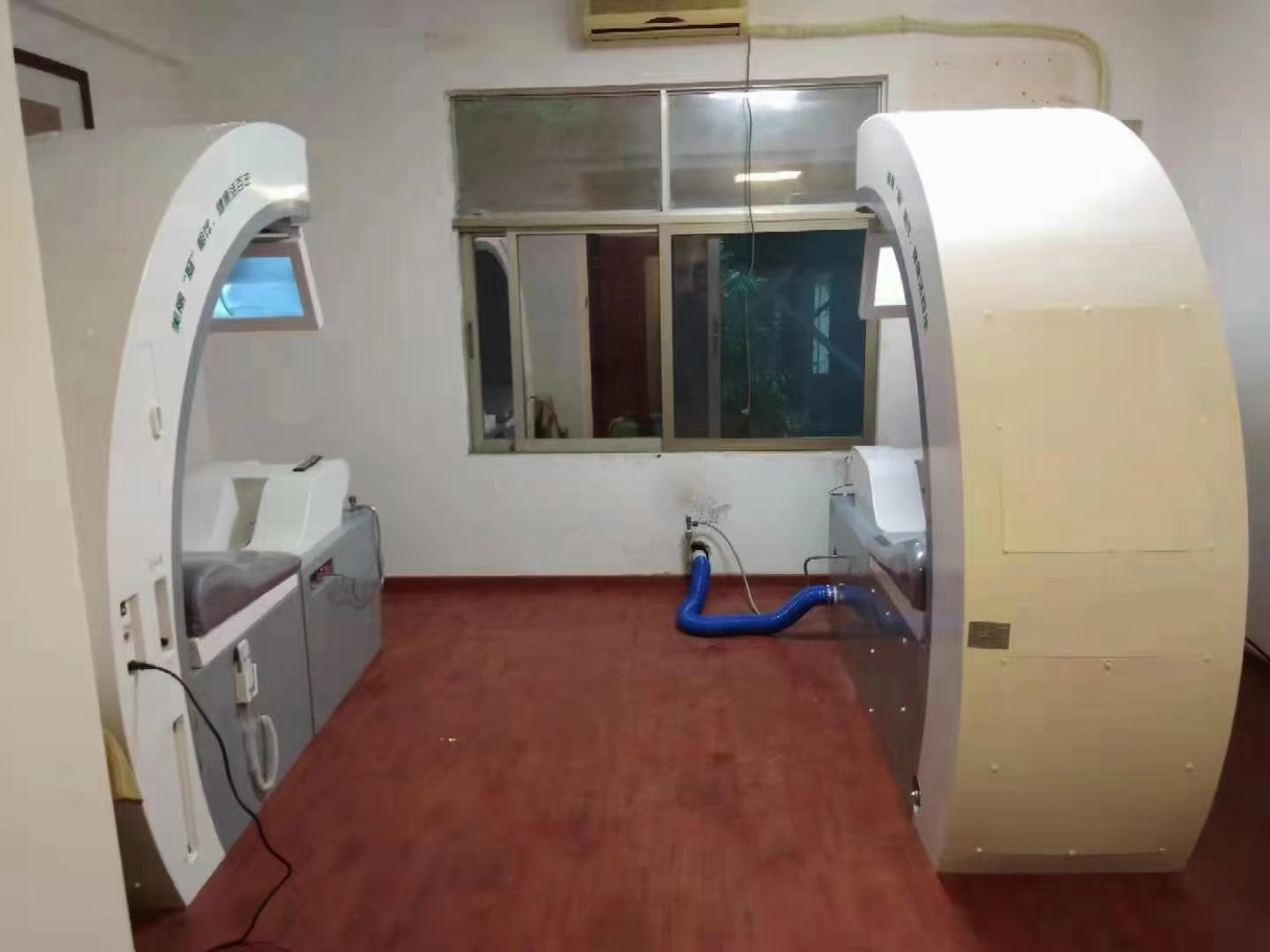 Comparison display of different types of colon hydrotherapy machines