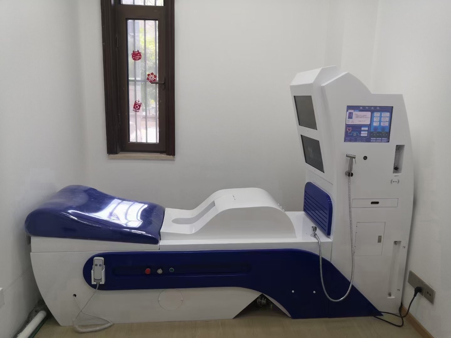 UK clinic successfully operating MAIKONG colon hydrotherapy equipment